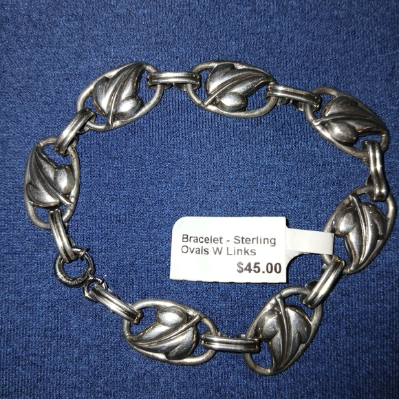 Danecraft Jewelry - Vintage Danecraft Sterling Silver Bracelet Oval Links Leaf Center NOS